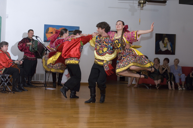 Kalinka, Russian folk dance